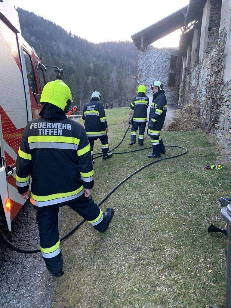 Ossiacher See News | Heuballen in Brand geraten - Feuerwehren im Einsatz