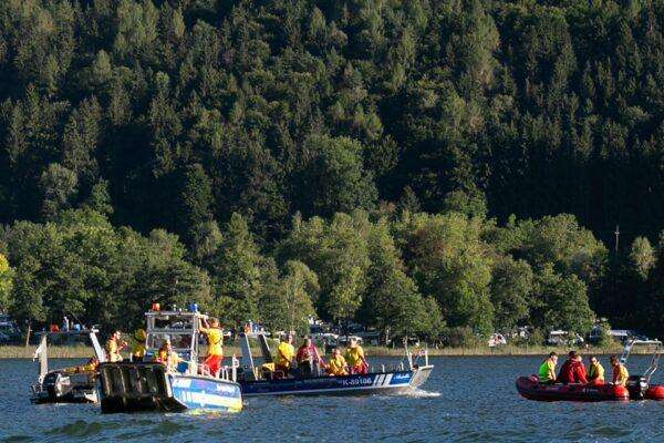 Ossiacher See News|Seegelboot durch Sturm losgerissenen.