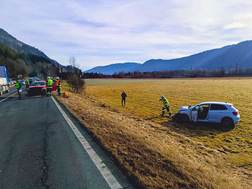 Ossiacher See News | Treffen: 57-jährige Frau auf Gegenfahrbahn gekommen