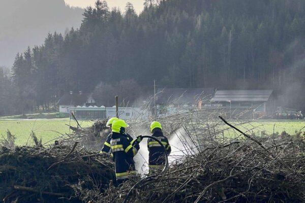 Ossiacher See News|Tiffen: Unbekannte entzündeten Osterfeuer