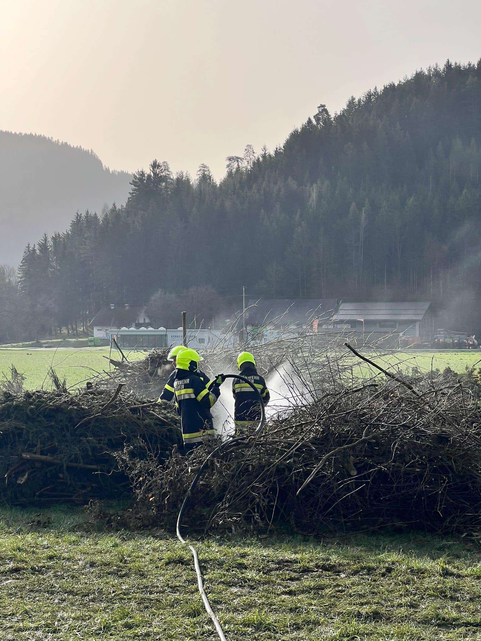 Ossiacher See News | Tiffen: Unbekannte entzündeten Osterfeuer