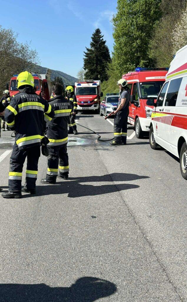 Ossiacher See News | Tiffen: Biker wurde gegen Windschutzscheibe geschleudert