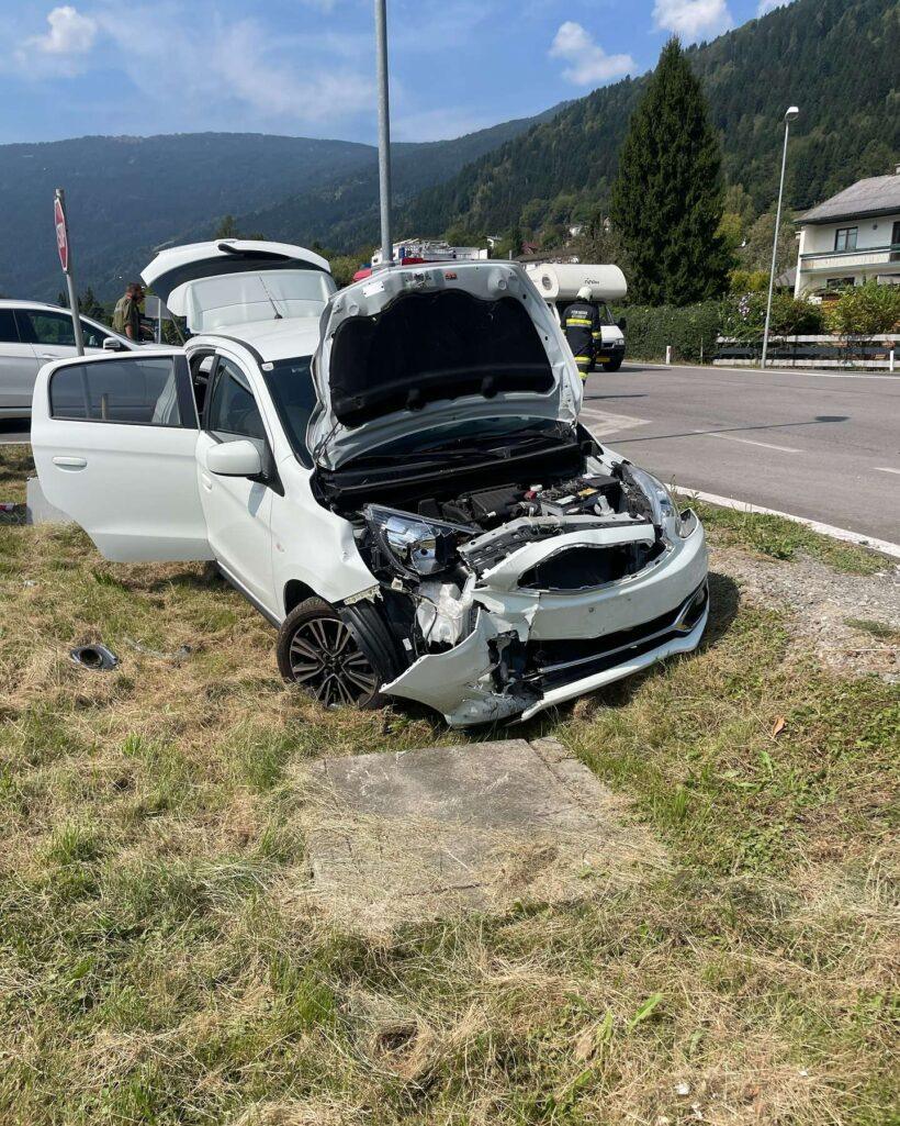 Ossiacher See News | Motorradfahrer (60) nach Kollision schwer verletzt.